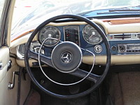 Mercedes W113-Pagode, 230 SL Automatic (1963-1967) (2008-05-12, pris a Lyon)(02)